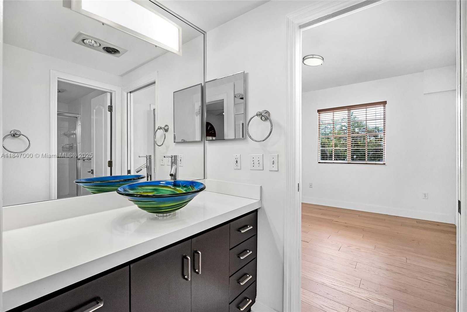 Small Image of 1135 ASTURIA AVE, Coral Gables Number 28