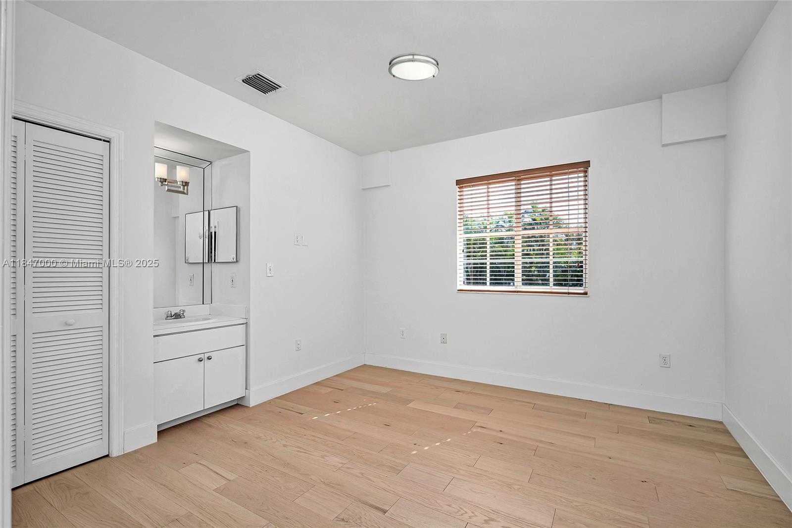 Small Image of 1135 ASTURIA AVE, Coral Gables Number 30