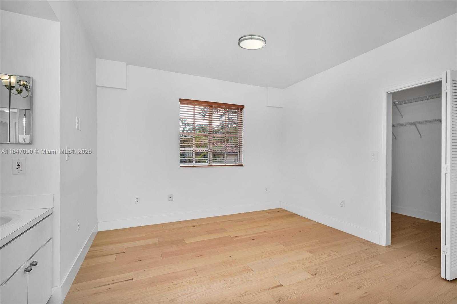 Small Image of 1135 ASTURIA AVE, Coral Gables Number 33
