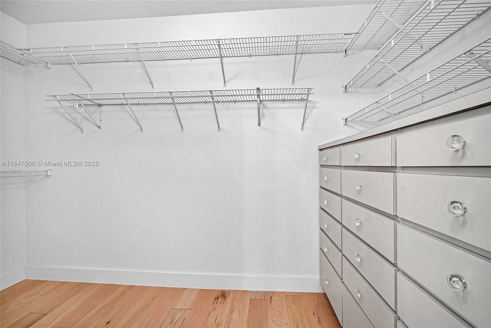 Small Image of 1135 ASTURIA AVE, Coral Gables Number 35