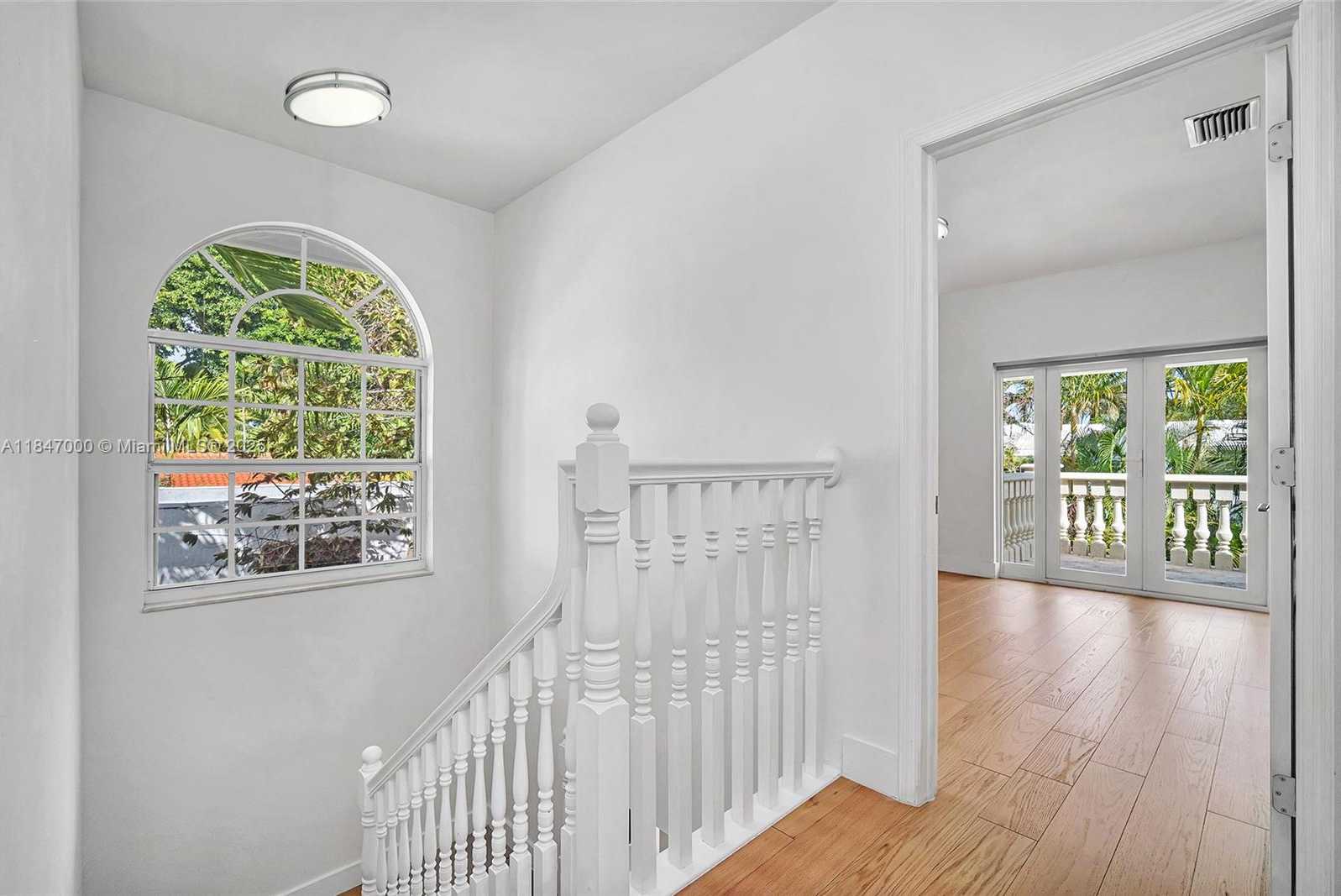 Small Image of 1135 ASTURIA AVE, Coral Gables Number 36