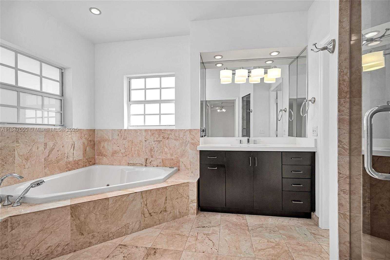 Small Image of 1135 ASTURIA AVE, Coral Gables Number 39