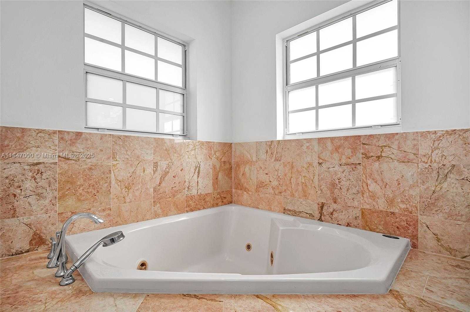 Small Image of 1135 ASTURIA AVE, Coral Gables Number 40