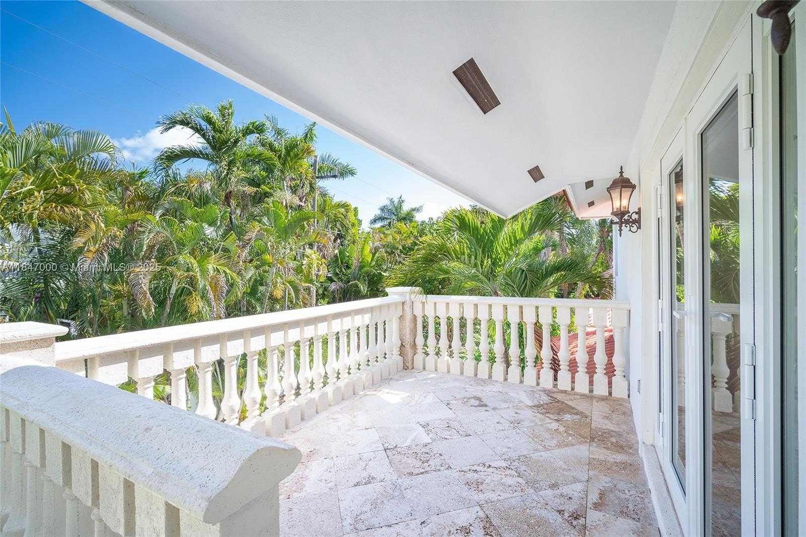 Small Image of 1135 ASTURIA AVE, Coral Gables Number 42