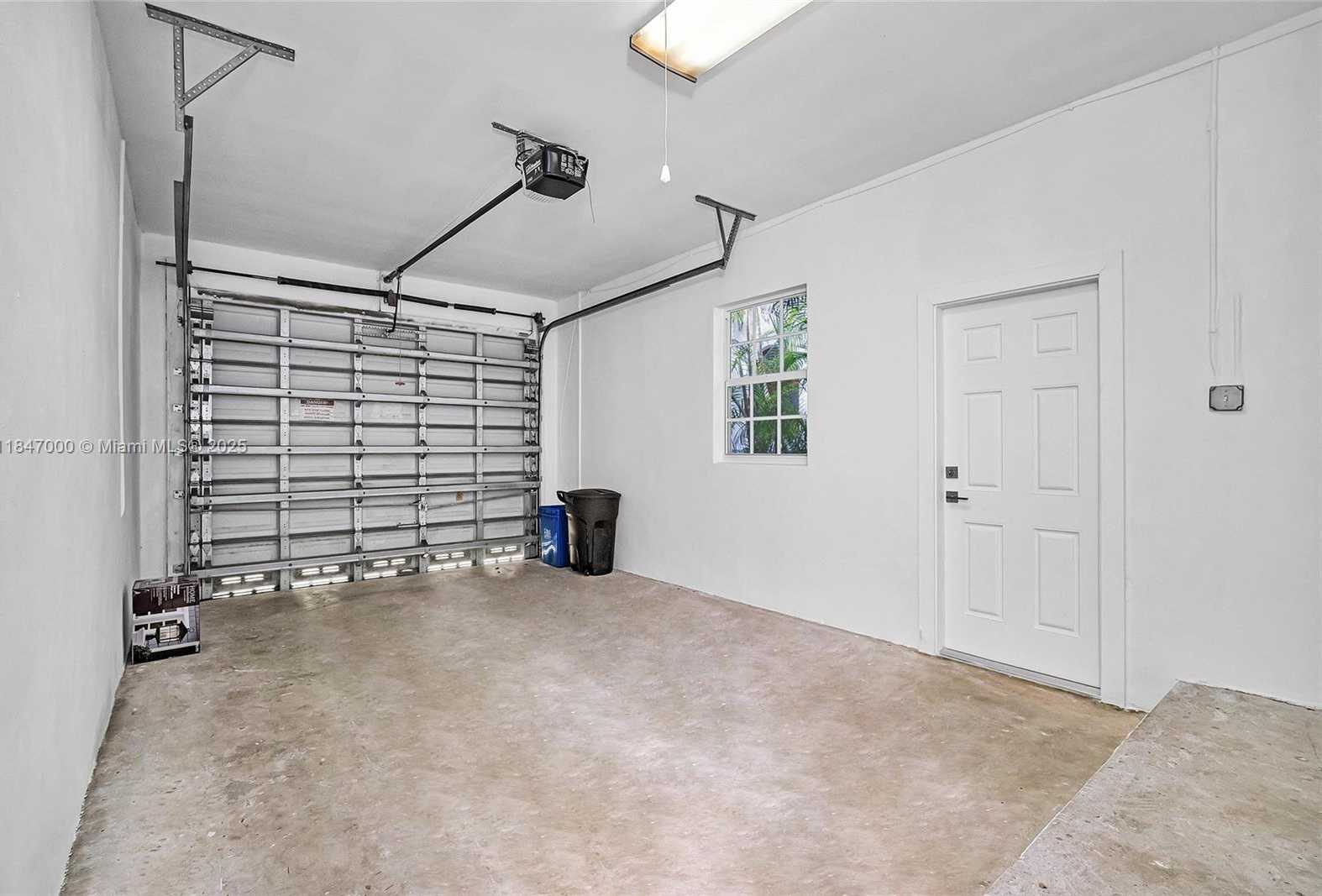 Small Image of 1135 ASTURIA AVE, Coral Gables Number 49