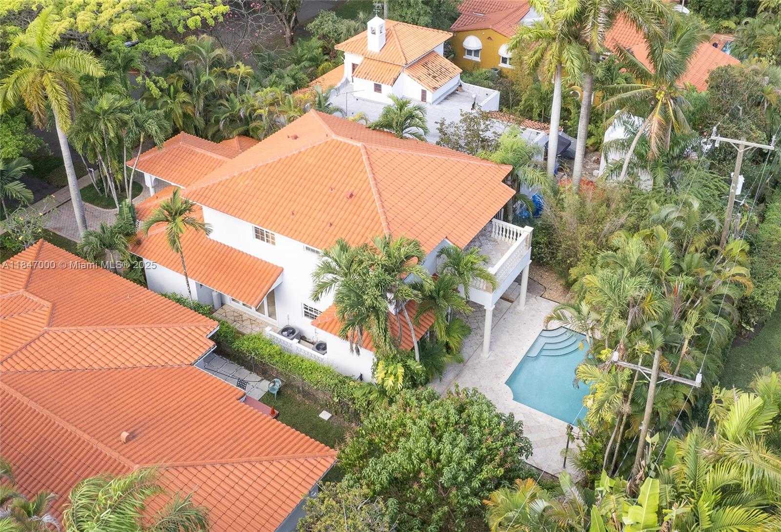 Small Image of 1135 ASTURIA AVE, Coral Gables Number 5