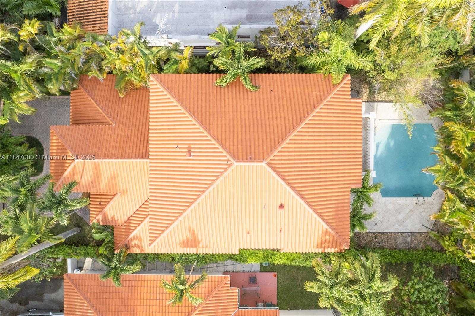 Small Image of 1135 ASTURIA AVE, Coral Gables Number 50