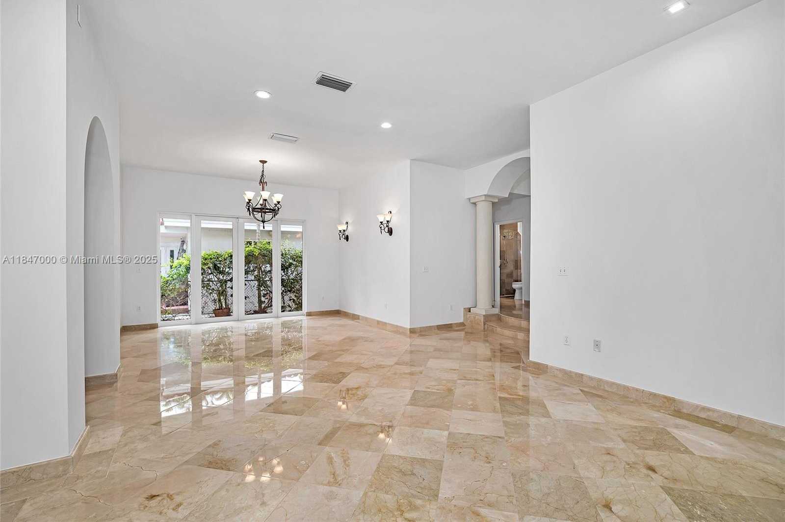 Small Image of 1135 ASTURIA AVE, Coral Gables Number 7