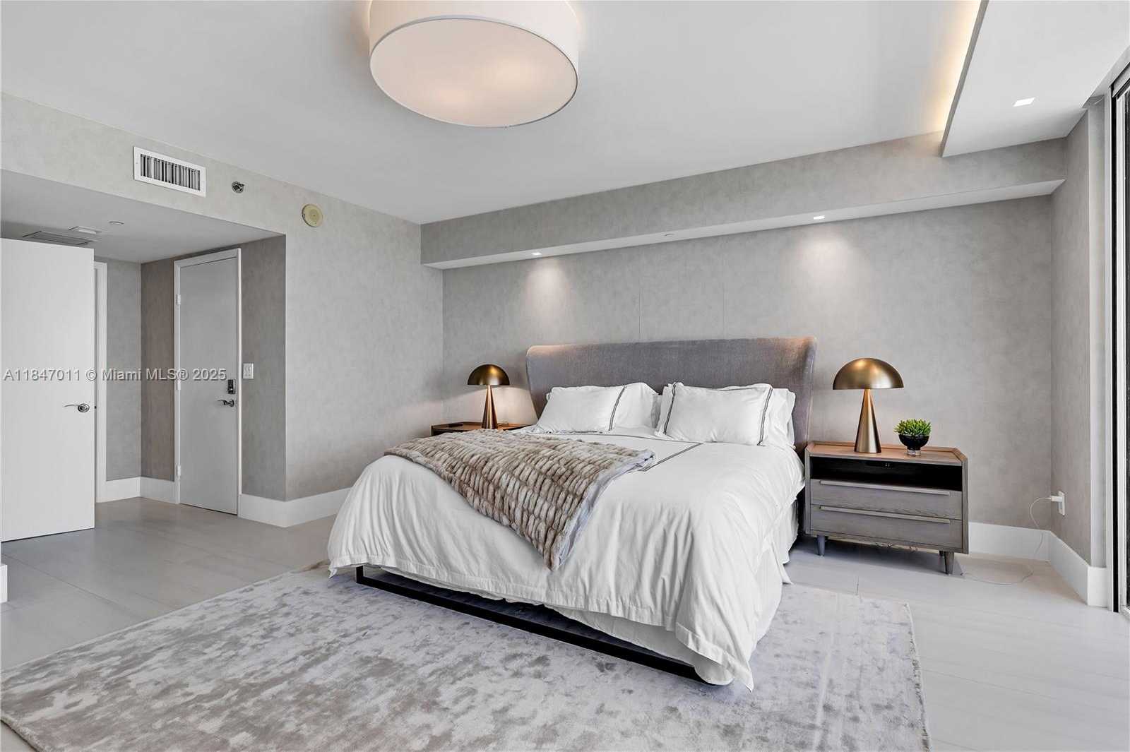 Small Image of 1830 SOUTH OCEAN DR #1501, Hallandale Beach Number 19