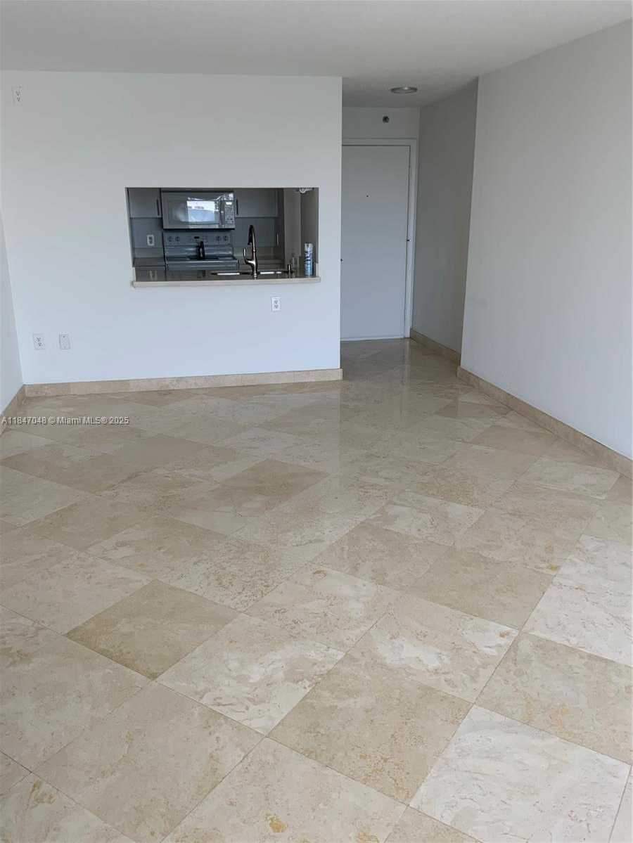 Small Image of 80 Shore Dr E, Miami, FL 33133, USA Number 10
