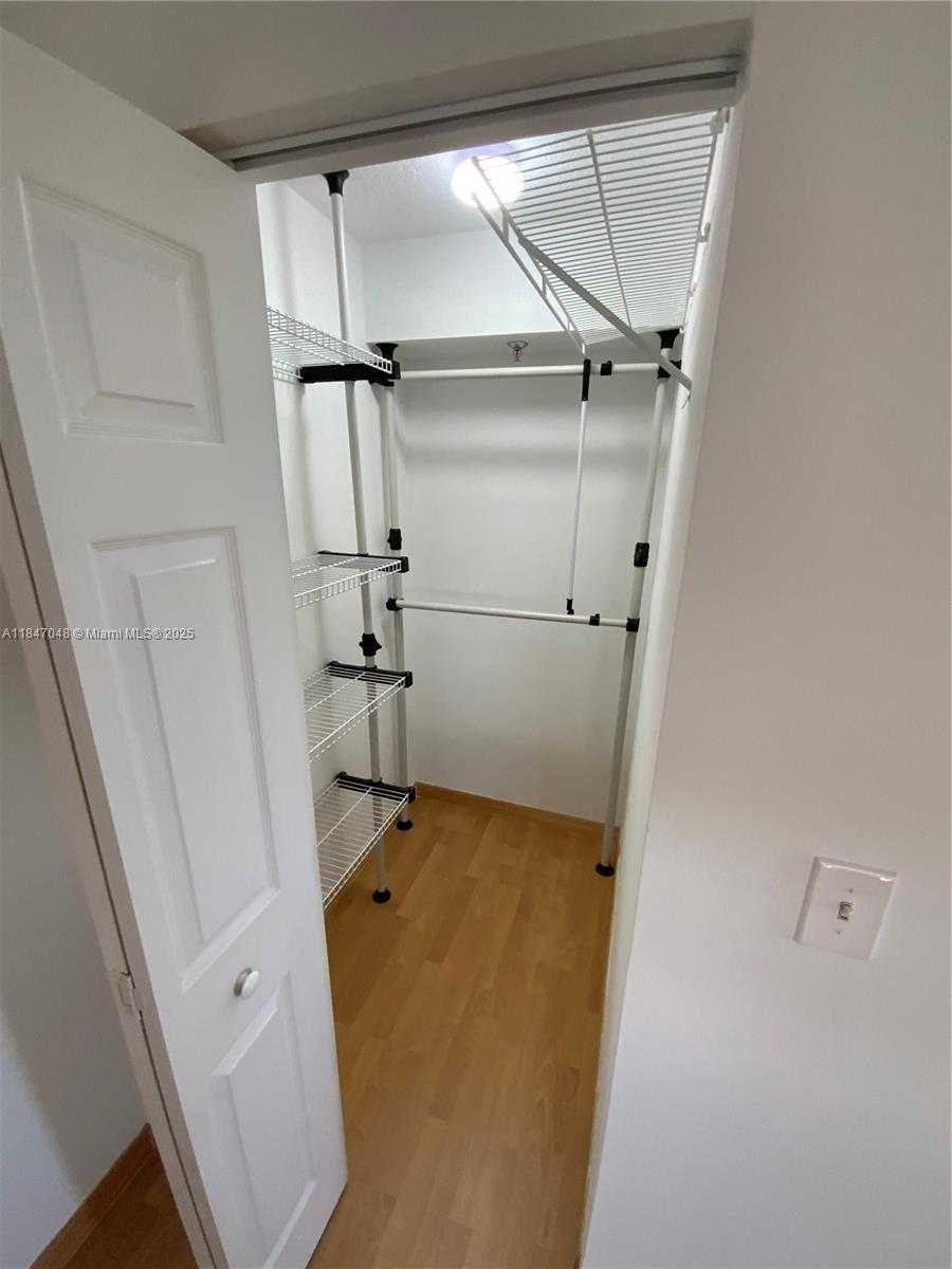 Small Image of 80 Shore Dr E, Miami, FL 33133, USA Number 19