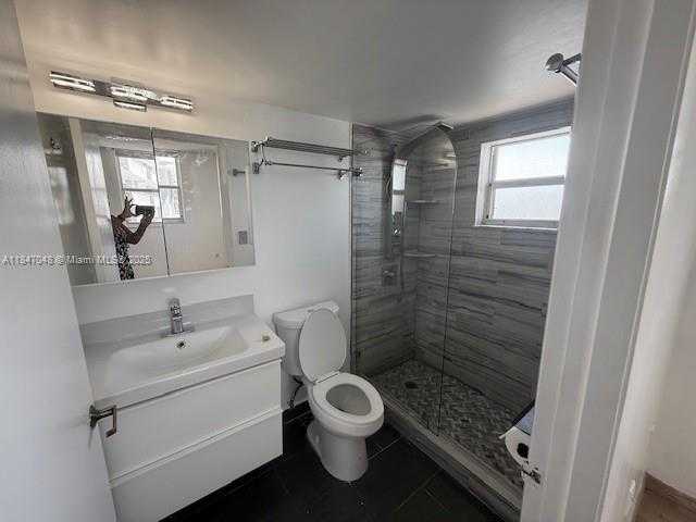 Small Image of 80 Shore Dr E, Miami, FL 33133, USA Number 9