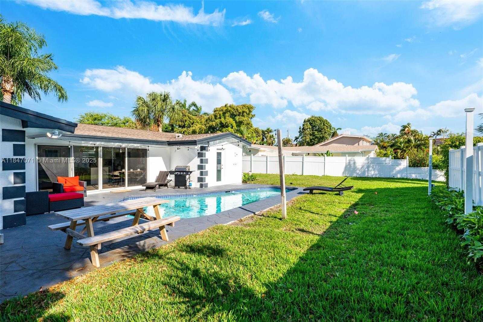 Small Image of 1200 NORTH EAST 27TH WAY, Pompano Beach Number 4