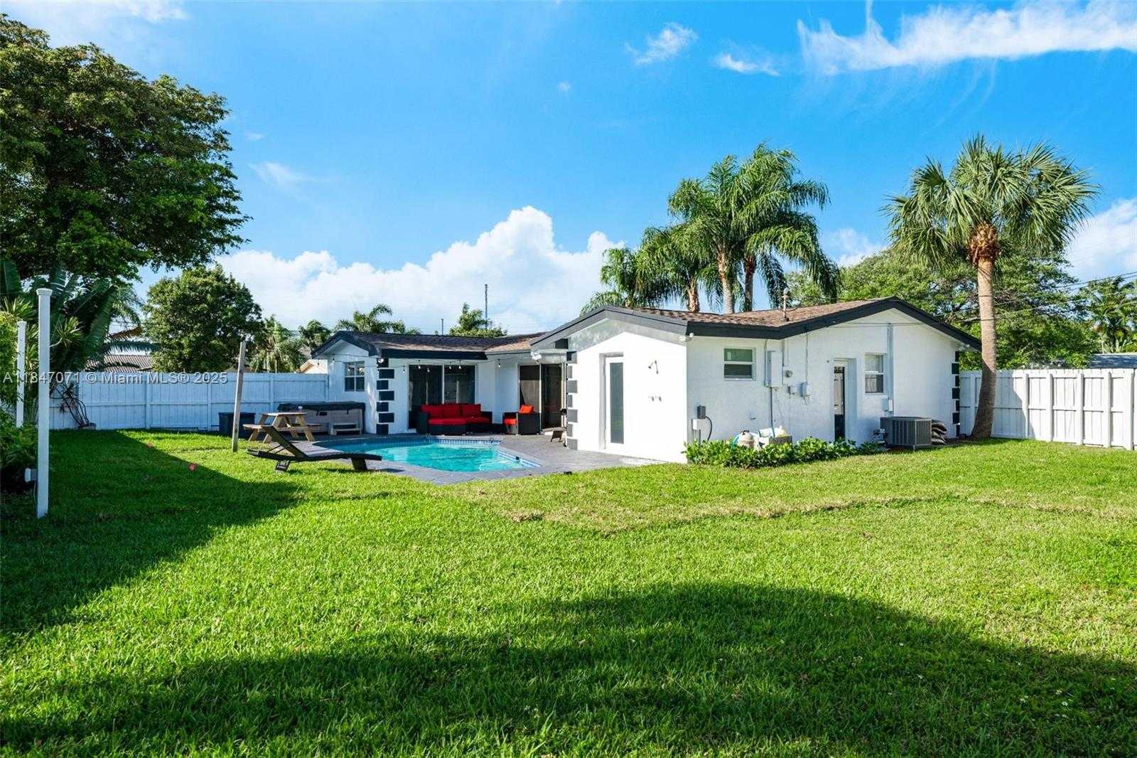 Small Image of 1200 NORTH EAST 27TH WAY, Pompano Beach Number 6