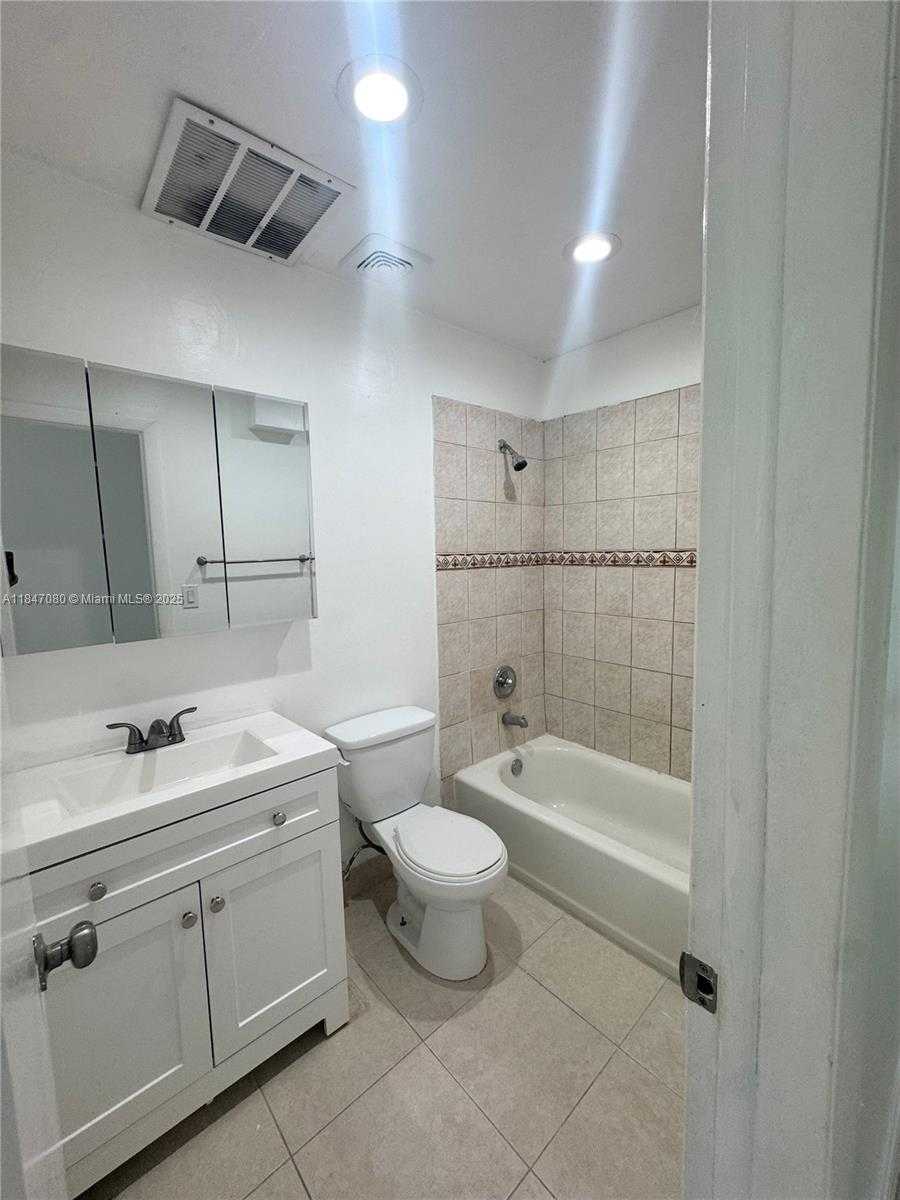 Small Image of 11002 SOUTH WEST 122ND PL #11002, Miami Number 11