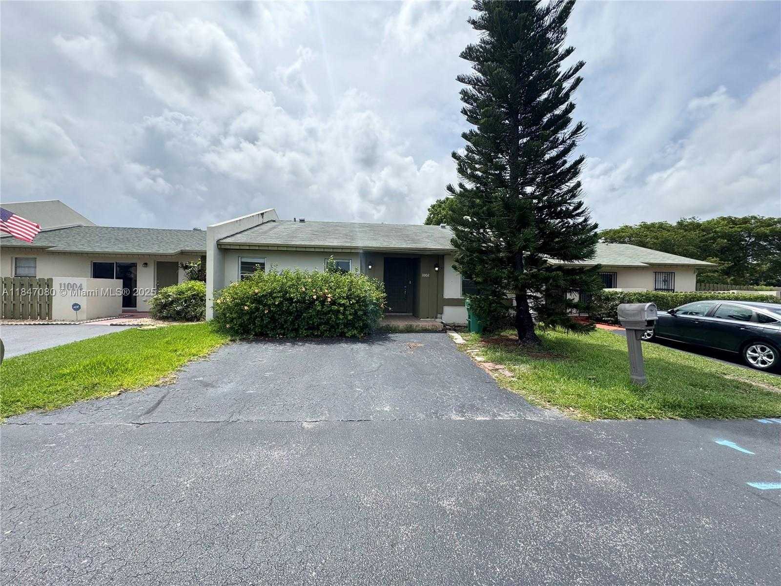 Small Image of 11002 SOUTH WEST 122ND PL #11002, Miami Number 2
