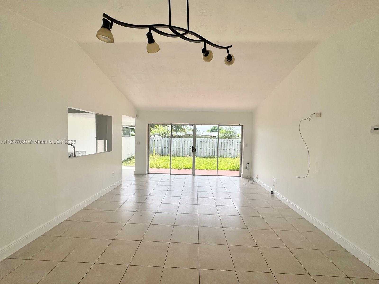 Small Image of 11002 SOUTH WEST 122ND PL #11002, Miami Number 3