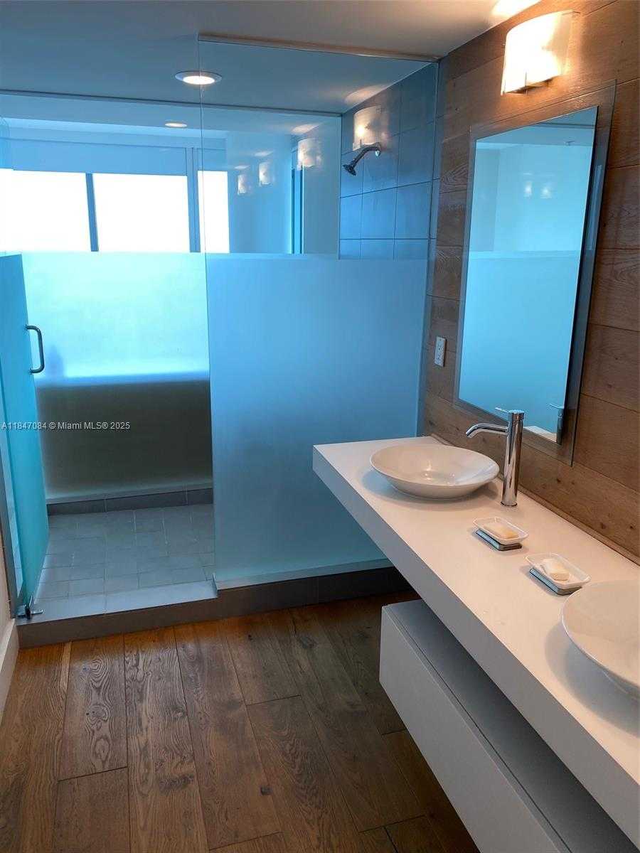Small Image of 92 SOUTH WEST 3RD ST #3610, Miami Number 25
