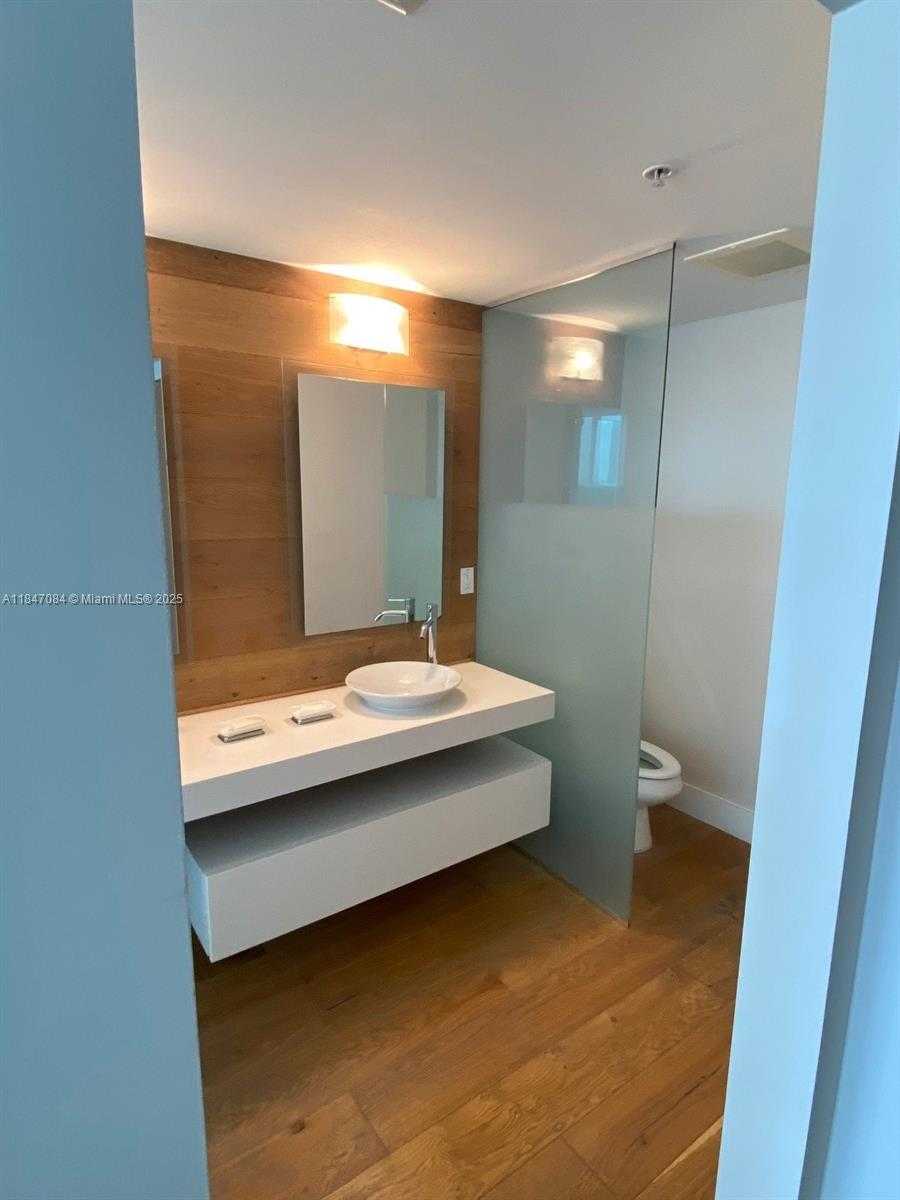 Small Image of 92 SOUTH WEST 3RD ST #3610, Miami Number 28