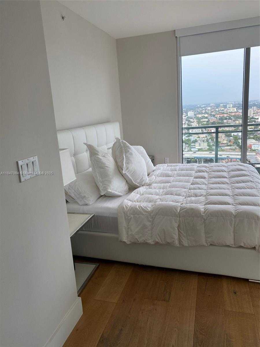 Small Image of 92 SOUTH WEST 3RD ST #3610, Miami Number 30