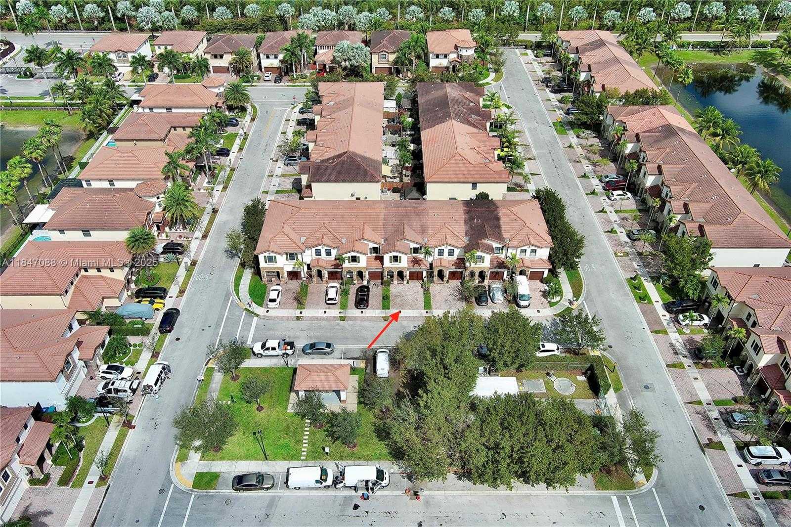 Small Image of 9831 NORTH WEST 88TH TER #9831, Doral Number 10