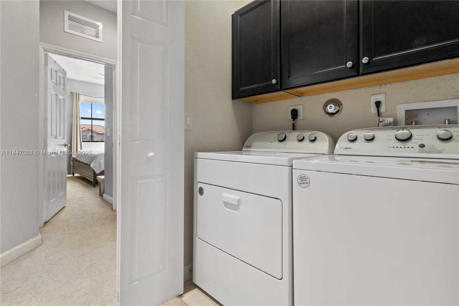 Small Image of 9831 NORTH WEST 88TH TER #9831, Doral Number 8