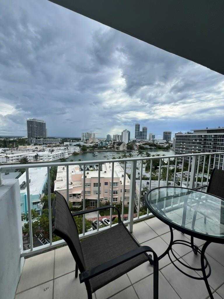 Small Image of 6900 BAY DR #10H, Miami Beach Number 14