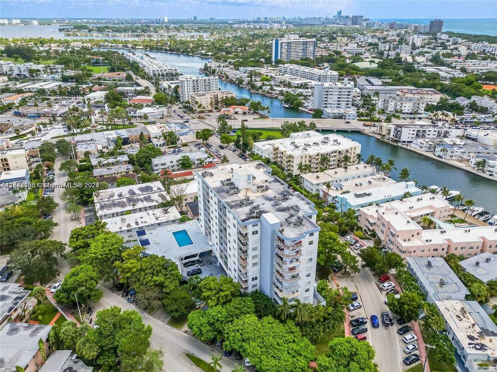 Small Image of 6900 BAY DR #10H, Miami Beach Number 23