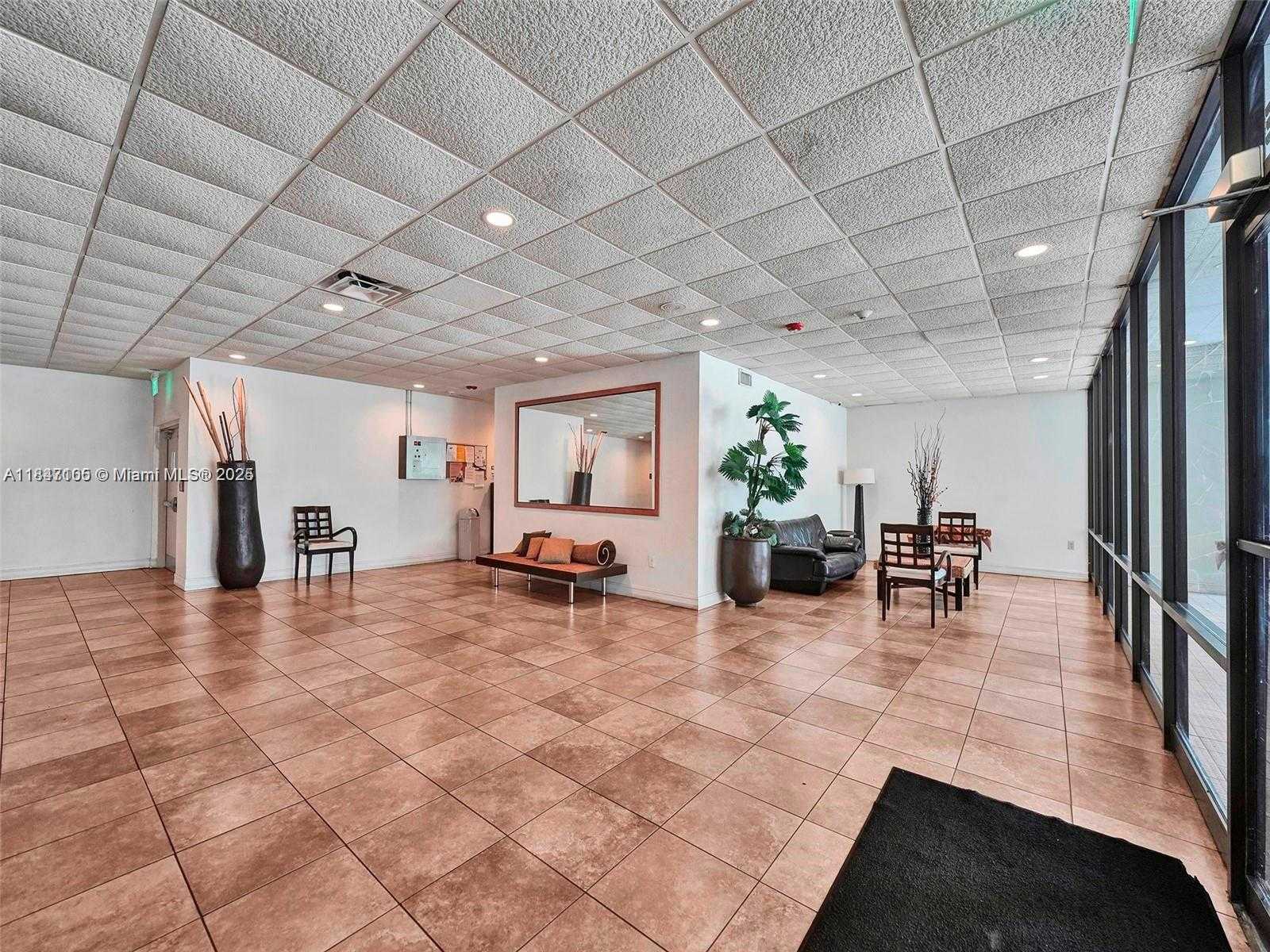 Small Image of 6900 BAY DR #10H, Miami Beach Number 27