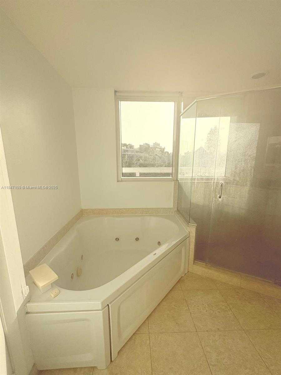 Small Image of 400 ALTON RD #TH-3A, Miami Beach Number 11