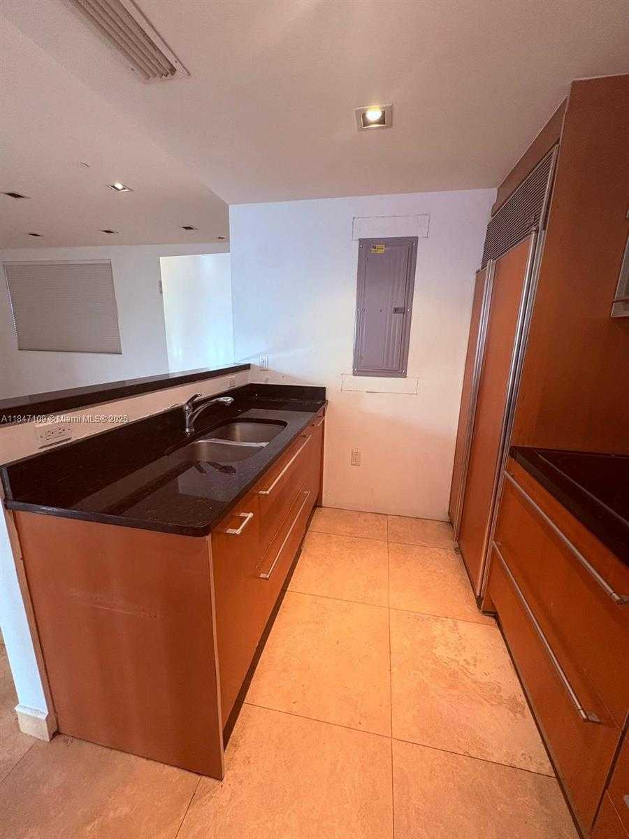 Small Image of 400 ALTON RD #TH-3A, Miami Beach Number 3