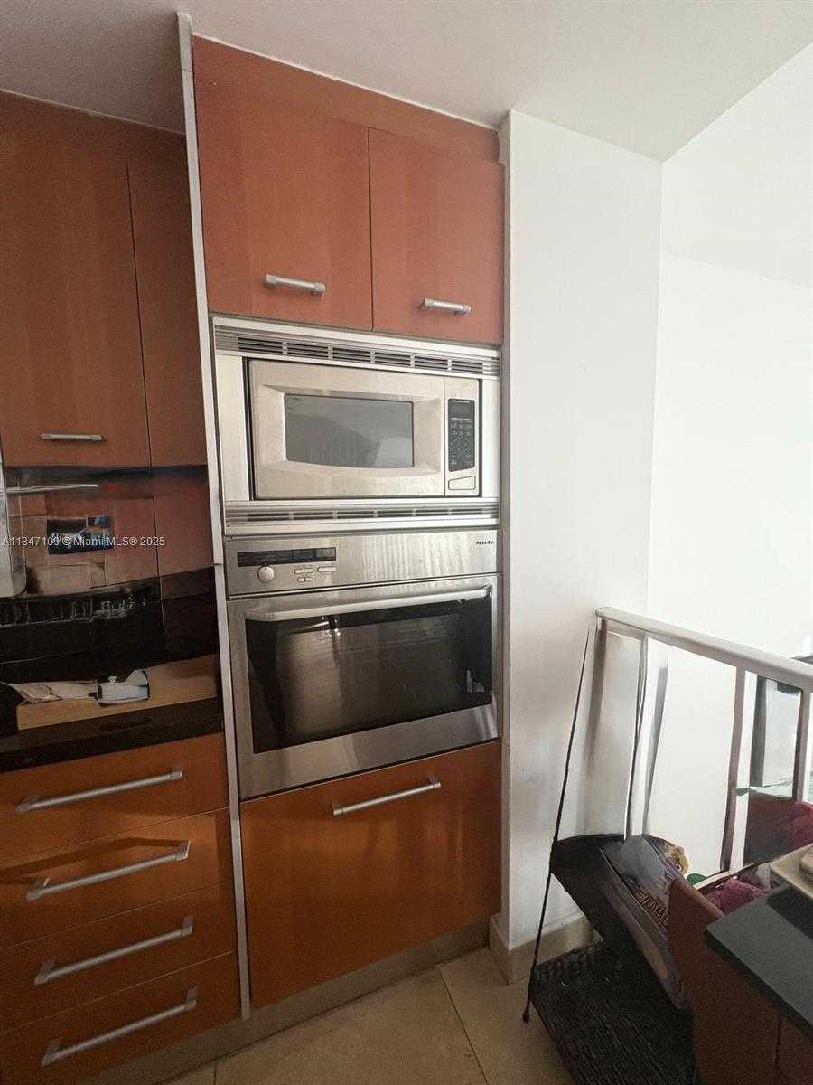 Small Image of 400 ALTON RD #TH-3A, Miami Beach Number 4