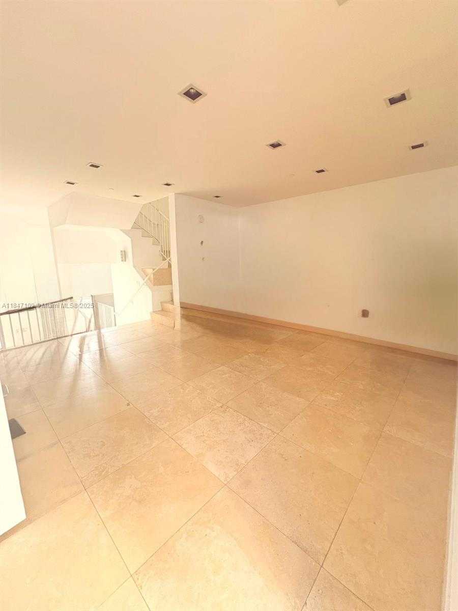 Small Image of 400 ALTON RD #TH-3A, Miami Beach Number 5