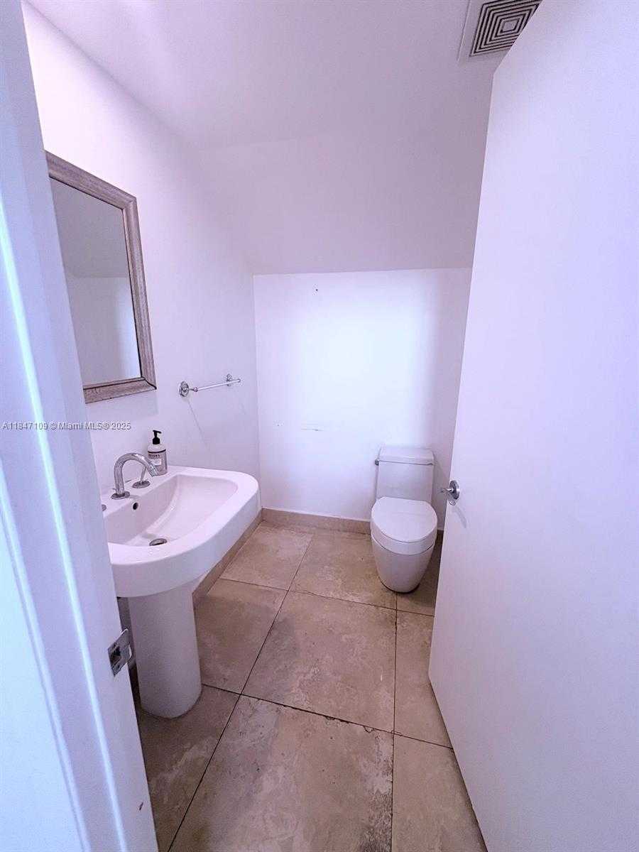 Small Image of 400 ALTON RD #TH-3A, Miami Beach Number 8