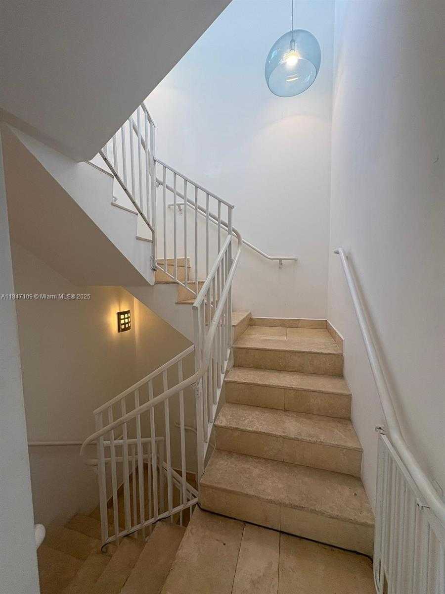 Small Image of 400 ALTON RD #TH-3A, Miami Beach Number 9
