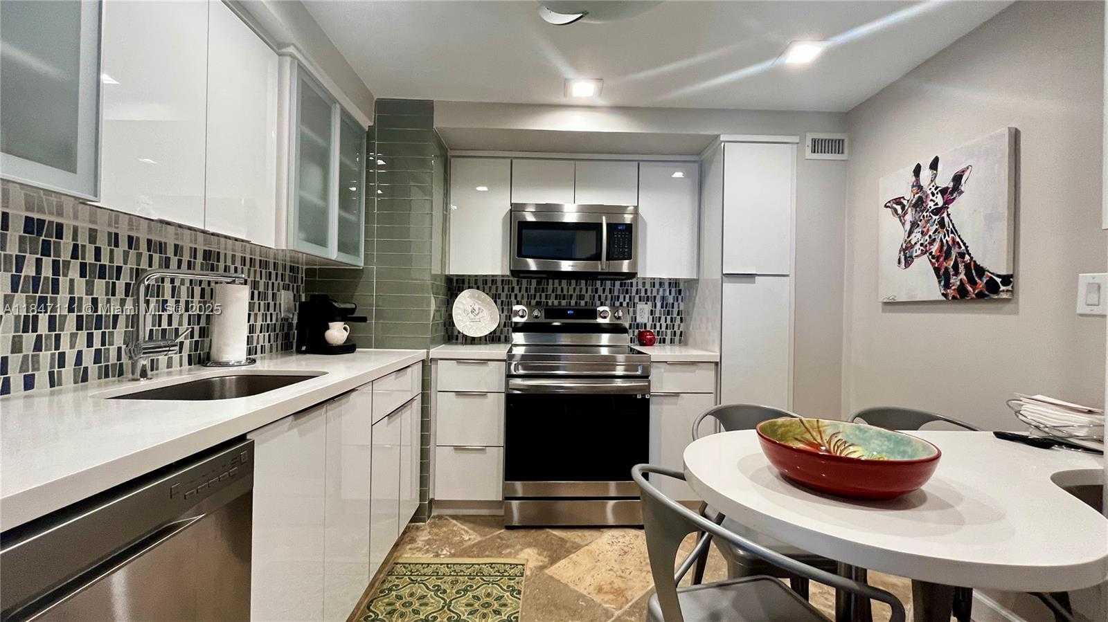 Small Image of 9225 COLLINS AVE #1402, Surfside Number 14