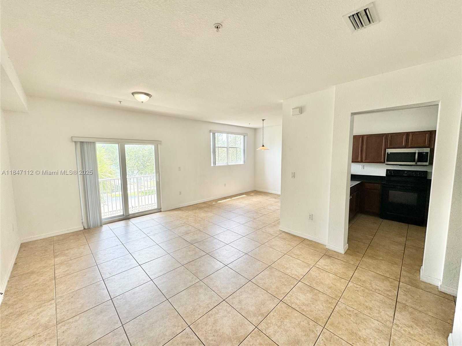 Small Image of 10800 NORTH WEST 88TH TER #214, Doral Number 4