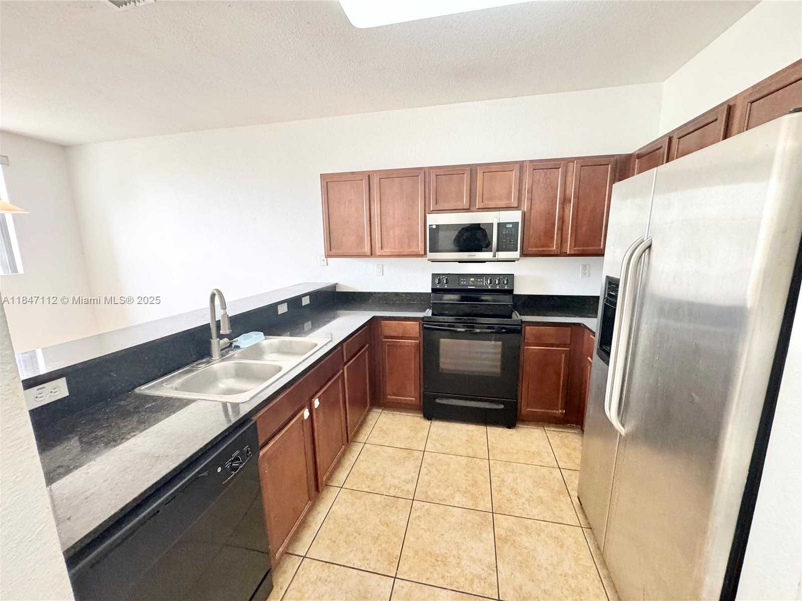 Small Image of 10800 NORTH WEST 88TH TER #214, Doral Number 7