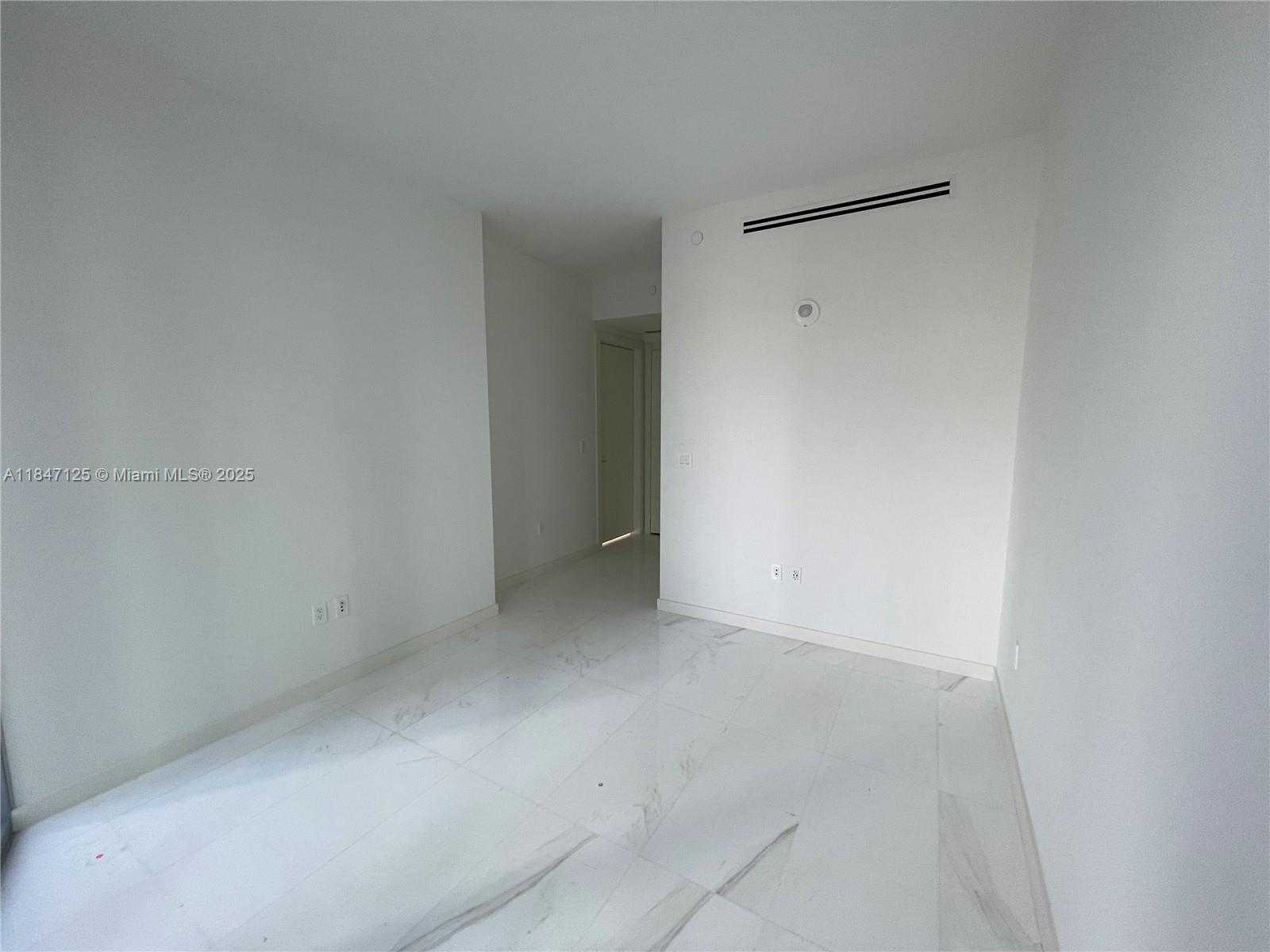 Small Image of 300 BISCAYNE BOULEVARD WAY #606E, Miami Number 10