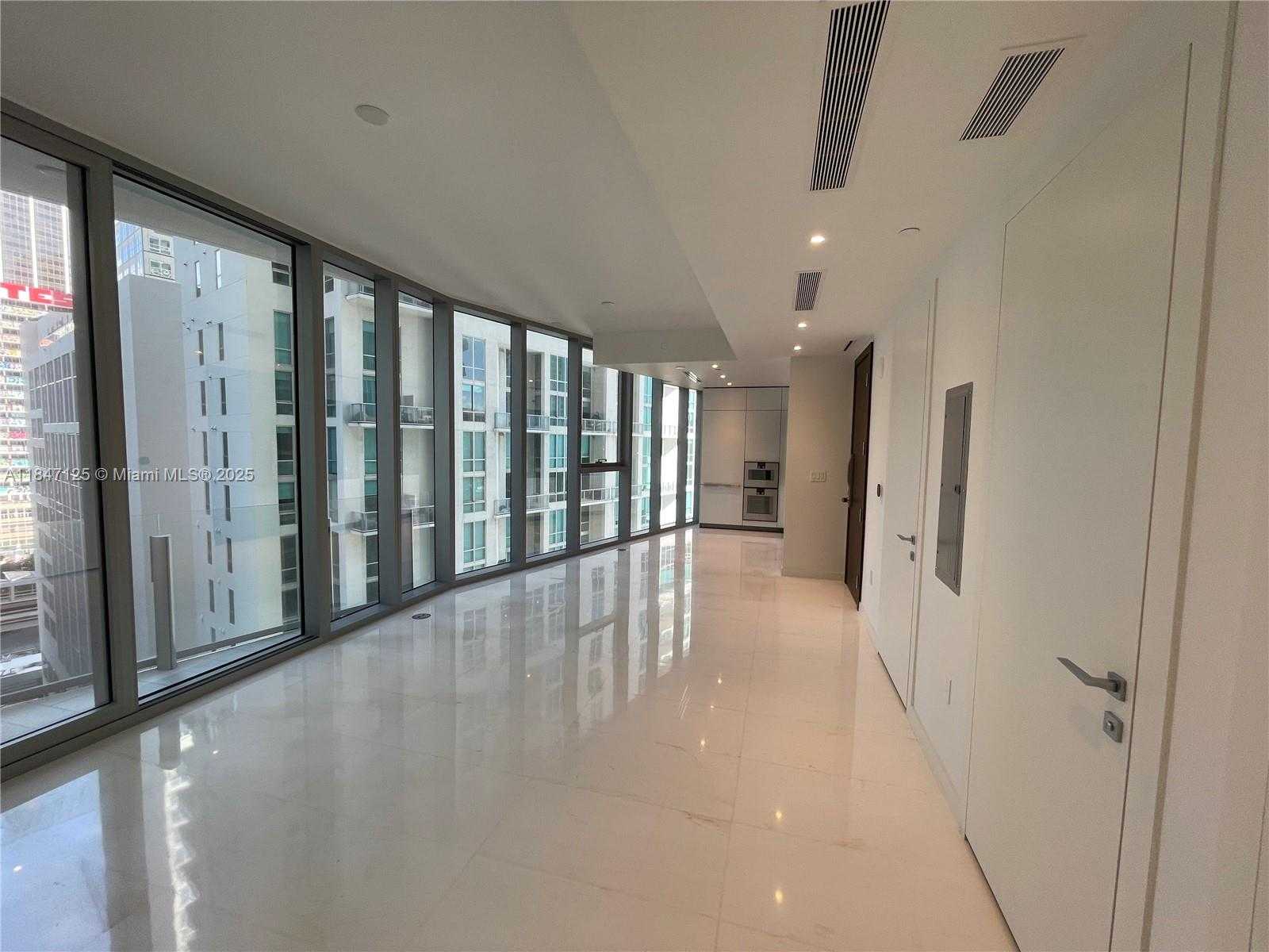 Small Image of 300 BISCAYNE BOULEVARD WAY #606E, Miami Number 16