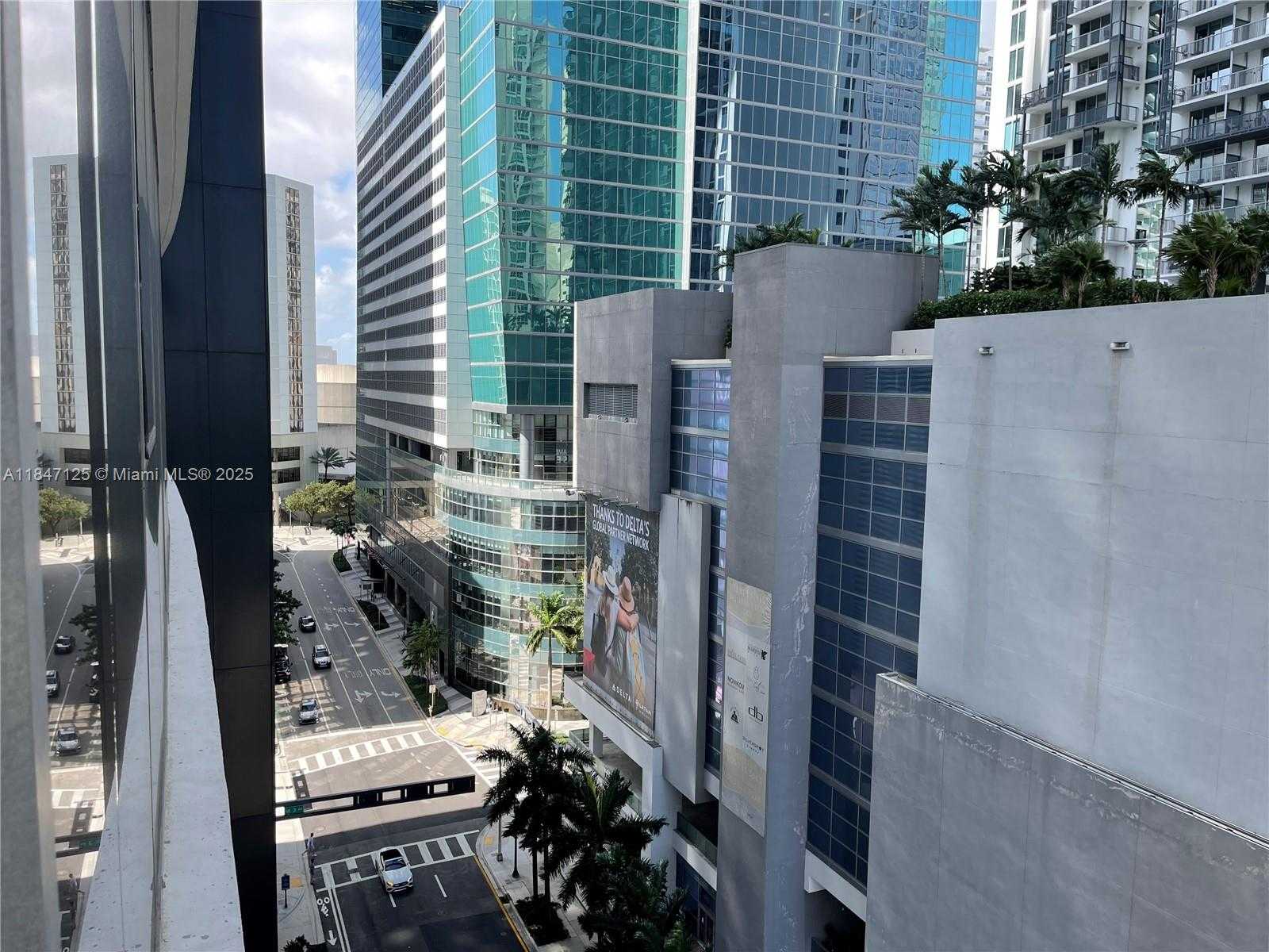 Small Image of 300 BISCAYNE BOULEVARD WAY #606E, Miami Number 6
