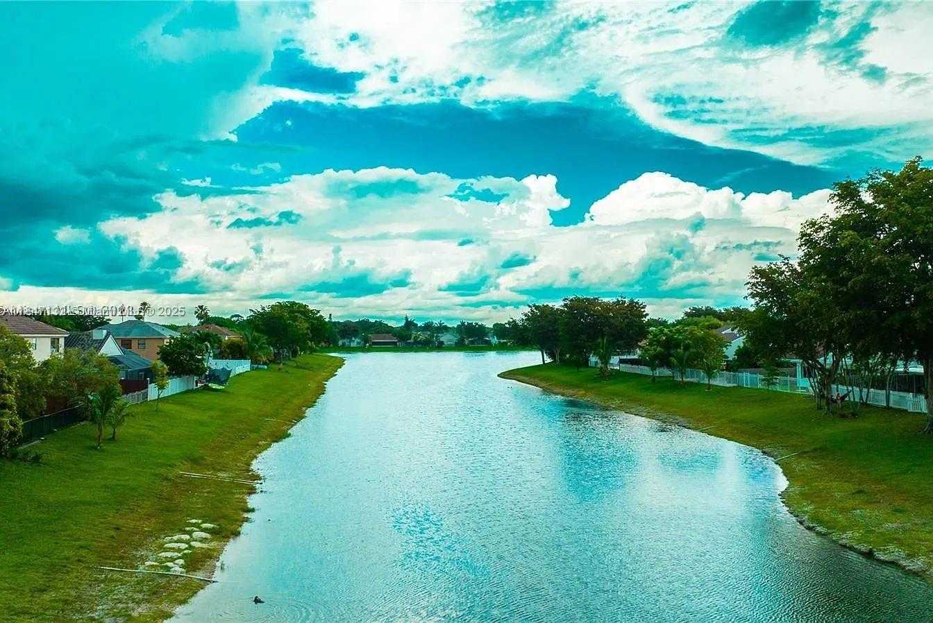 Small Image of 23170 FLORALWOOD LN, Boca Raton Number 12