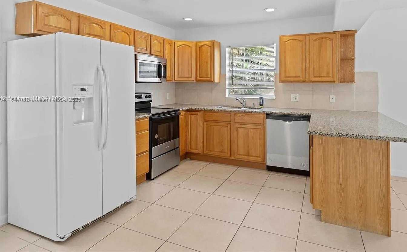 Small Image of 23170 FLORALWOOD LN, Boca Raton Number 3