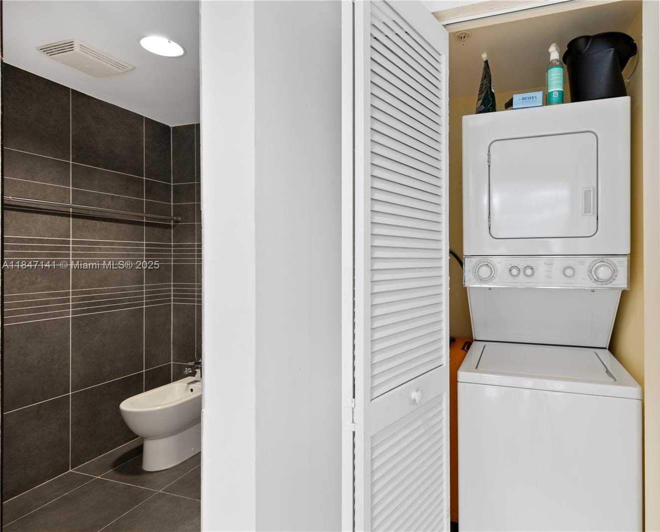Small Image of 2155 WASHINGTON CT #201, Miami Beach Number 14