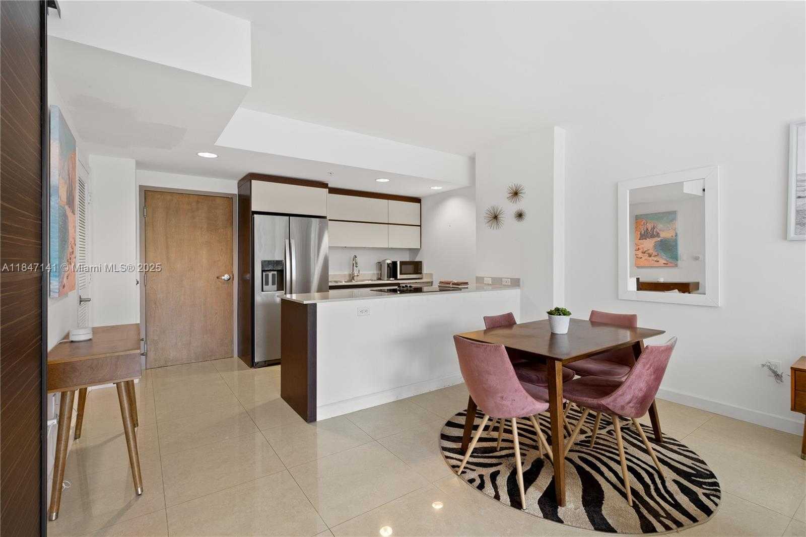 Small Image of 2155 WASHINGTON CT #201, Miami Beach Number 15