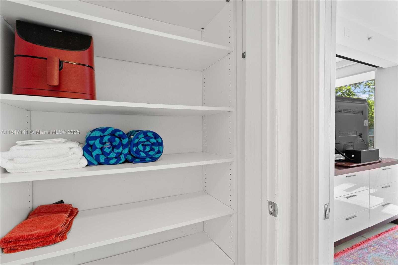 Small Image of 2155 WASHINGTON CT #201, Miami Beach Number 18