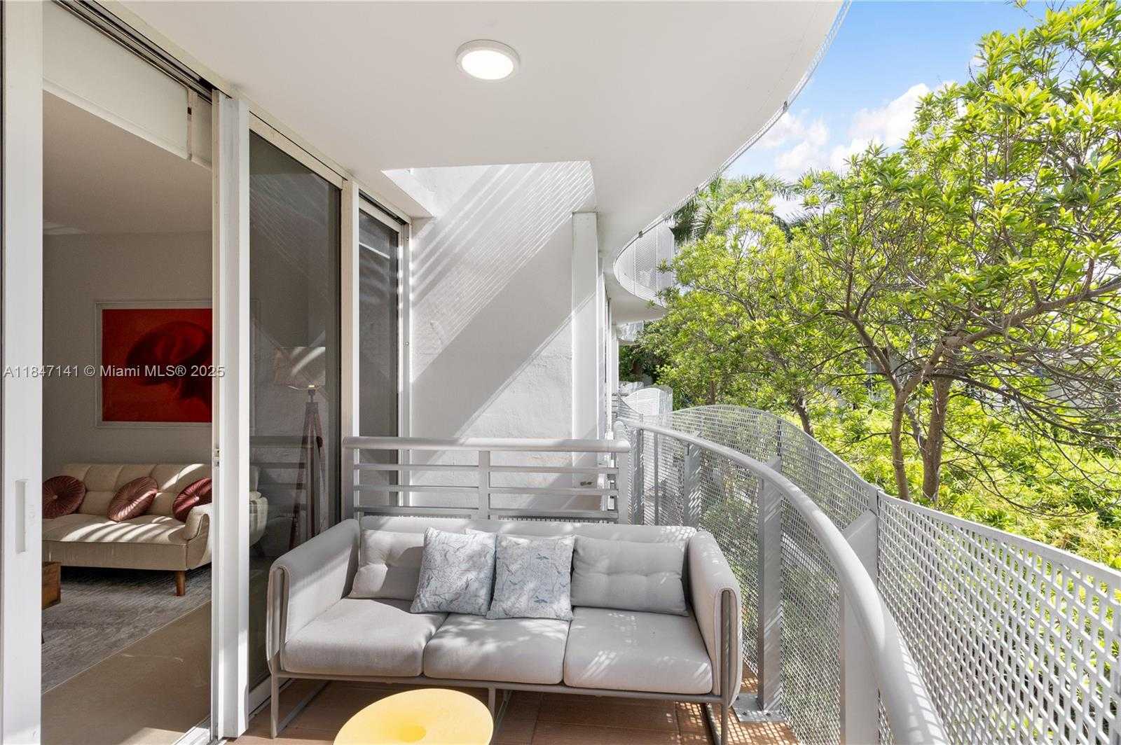 Small Image of 2155 WASHINGTON CT #201, Miami Beach Number 19