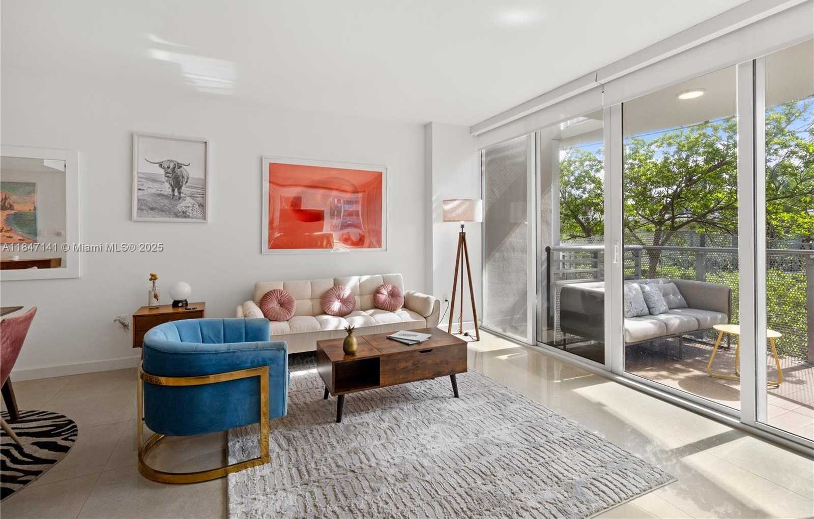 Small Image of 2155 WASHINGTON CT #201, Miami Beach Number 2