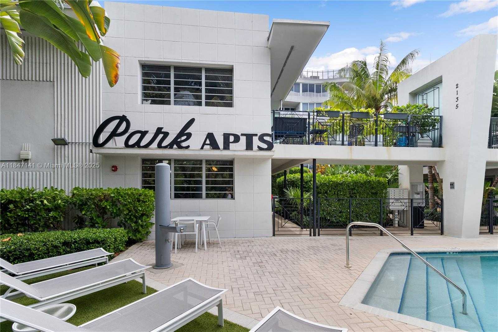 Small Image of 2155 WASHINGTON CT #201, Miami Beach Number 25