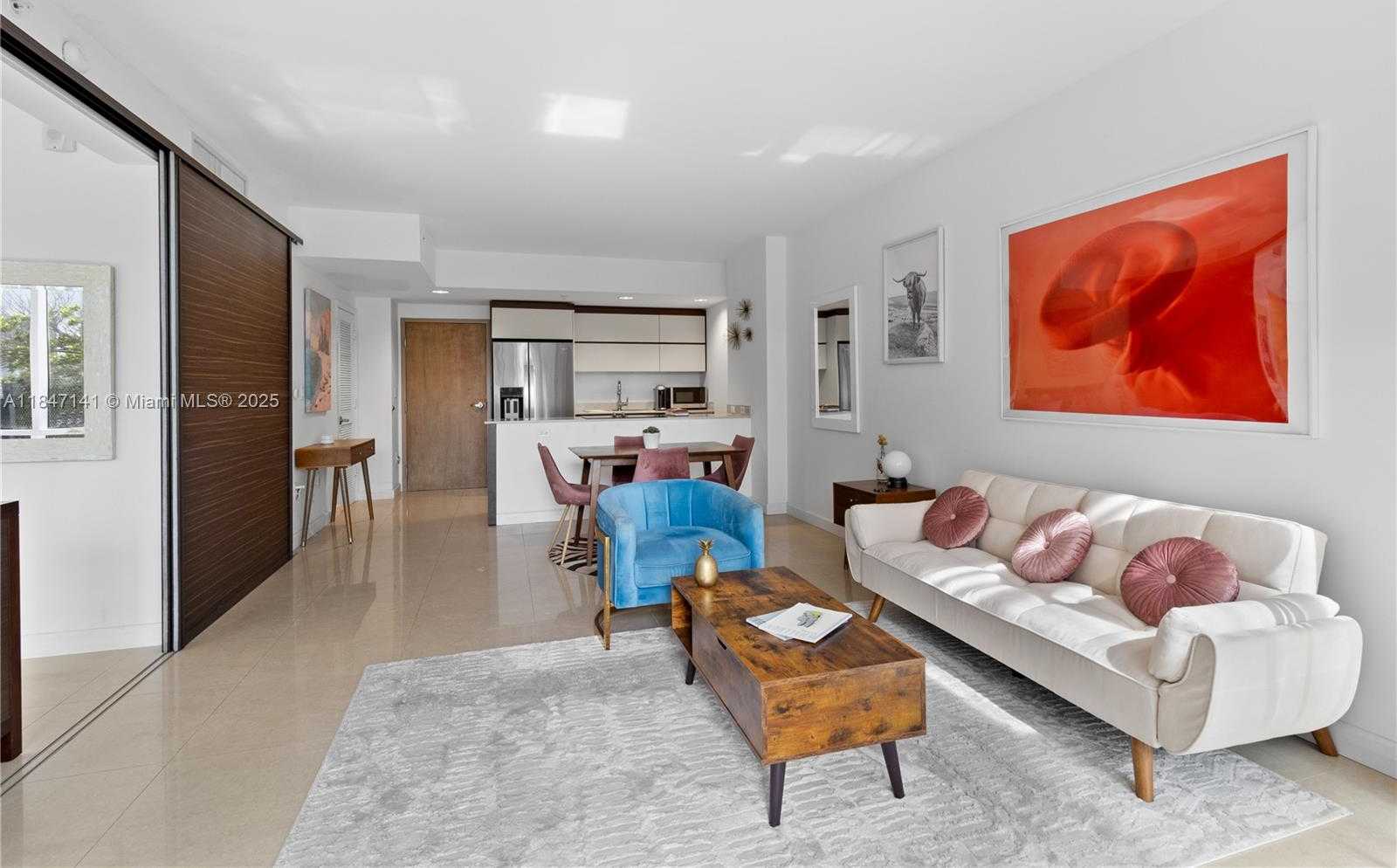 Small Image of 2155 WASHINGTON CT #201, Miami Beach Number 3